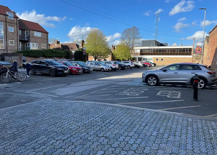 York Staycation With Free Parking