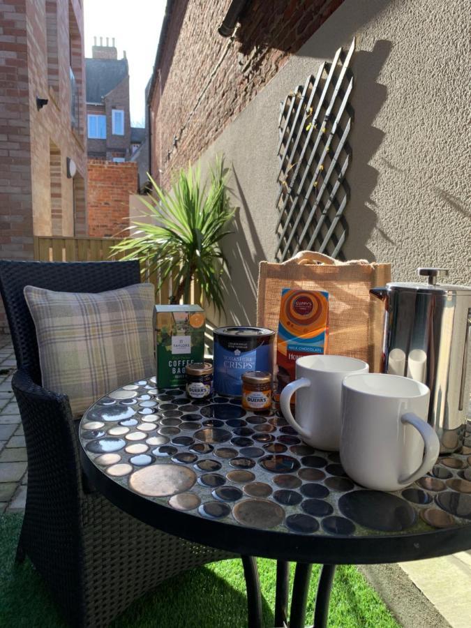 Staycation With Free Parking Apartamento